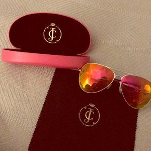 JUICY COUTURE AVIATORS WITH CASE AND CLEANING RAG